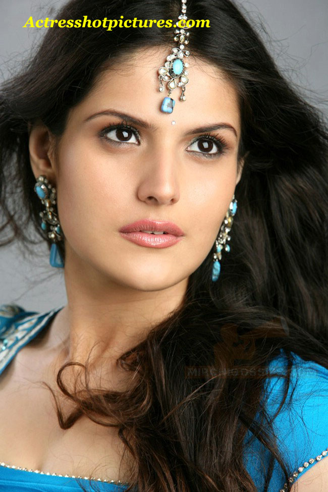 wallpaper zareen khan. Zarine Khan beautiful close up